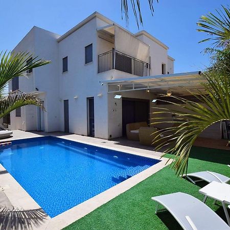 אמה וילה ריזורט Villa Hadera Esterno foto
